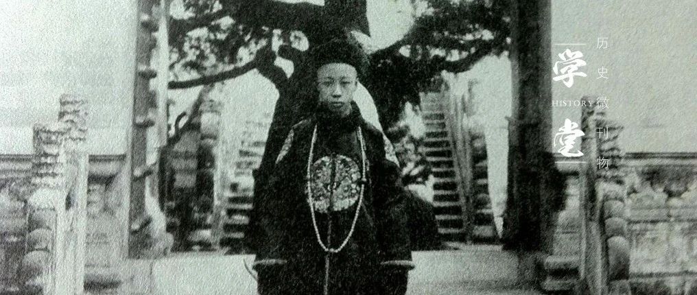 How many Qing treasures did Puyi, the last emperor, lose?