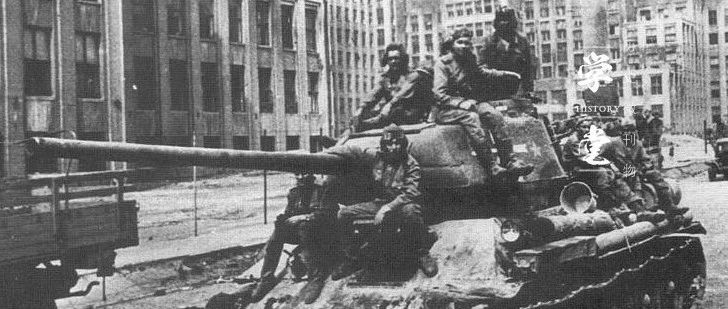 In World War II, the Soviet Union and Britain and the United States were allies, but why did the allies not include the Soviet Red Army?
