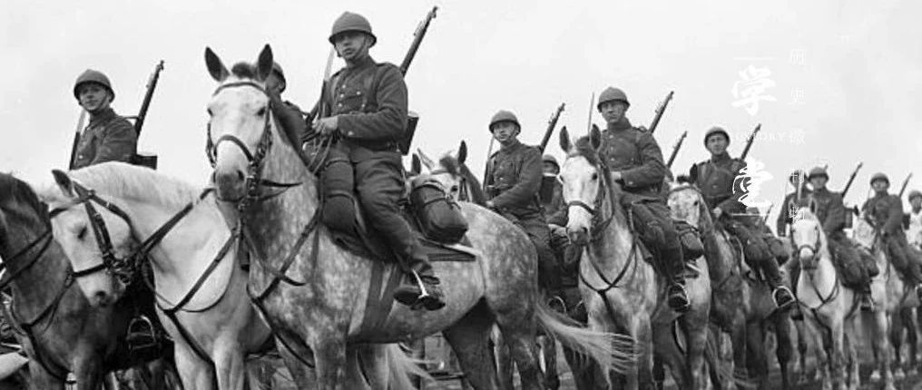 Did Polish cavalry really fight German tanks with sabers and long guns during World War II?
